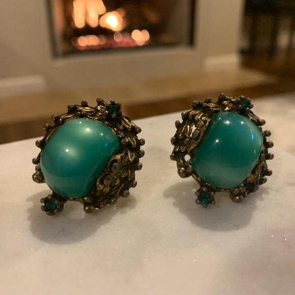 Iridescent Chrysoprase(?) Green Earrings Clipon - Picture 3 of 4